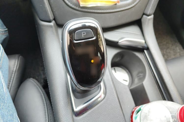 Used Cadillac XT5 2016 28T Four-Wheel Drive Luxury Model Gear Lever