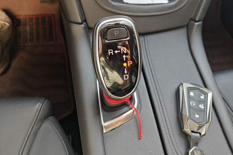 Used Cadillac XT5 2016 25T Luxury Model Gear Lever