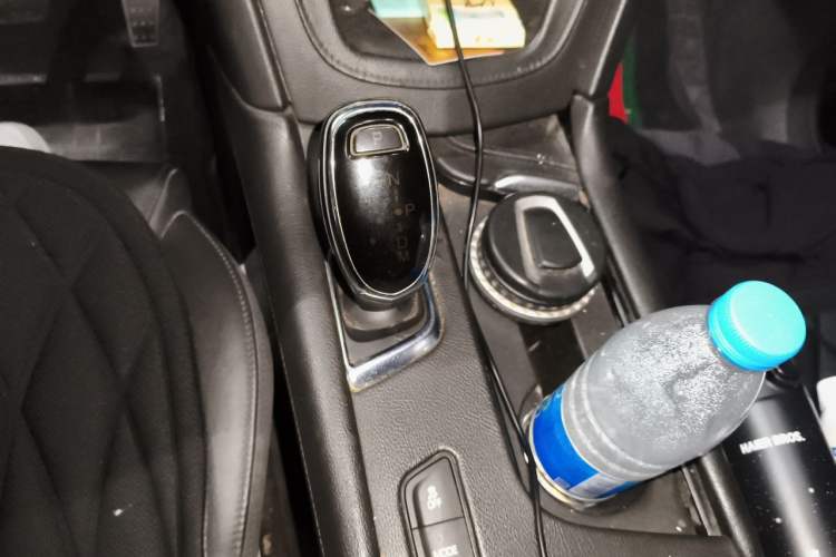 Used Cadillac XT5 2016 25T Luxury Model Gear Lever