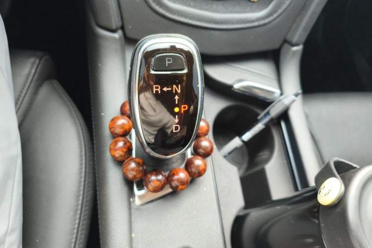 Used Cadillac XT5 2016 25T Luxury Model Gear Lever