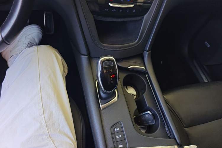 Used Cadillac XT5 2016 28T Four-Wheel Drive Luxury Model Gear Lever