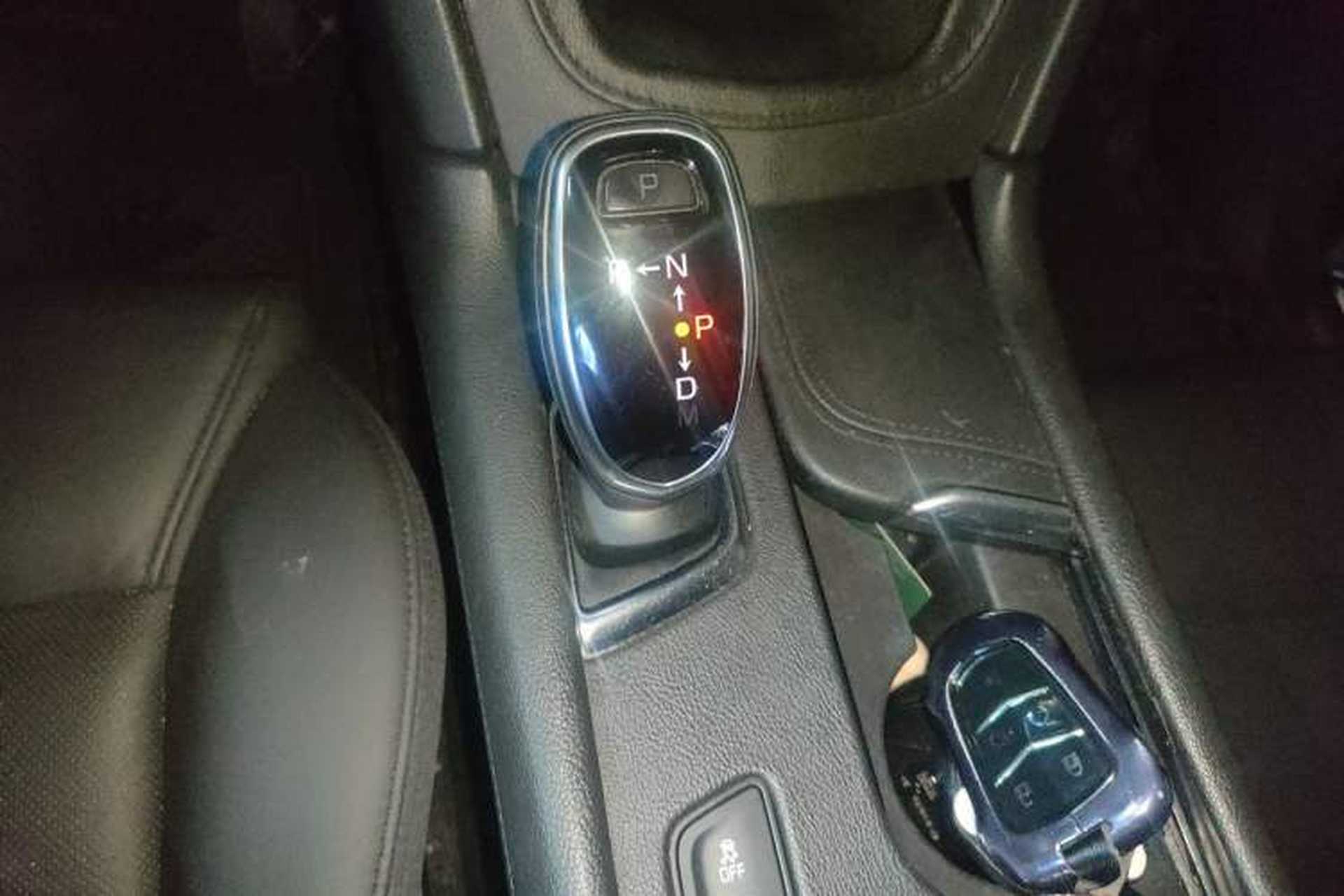 Used Cadillac XT5 2016 25T Luxury Model Gear Lever