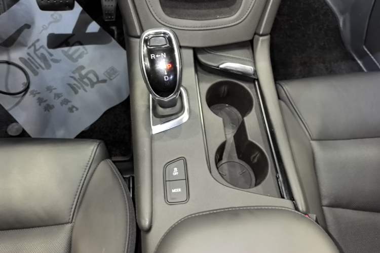 Used Cadillac XT5 2016 25T Luxury Model Gear Lever
