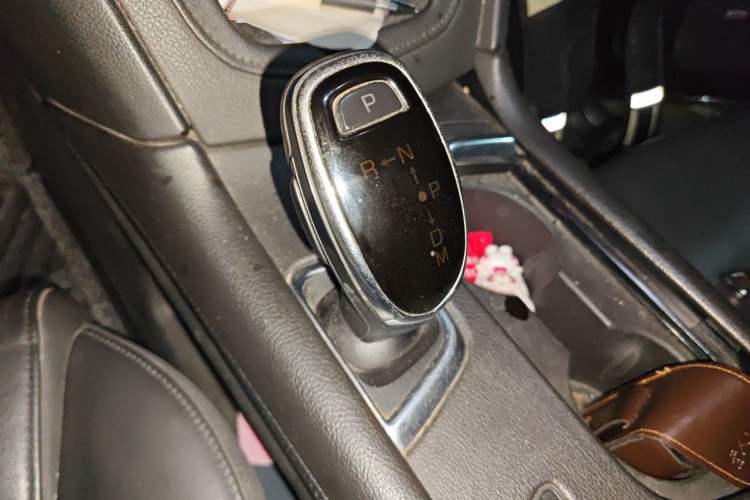 Used Cadillac XT5 2016 25T Luxury Model Gear Lever