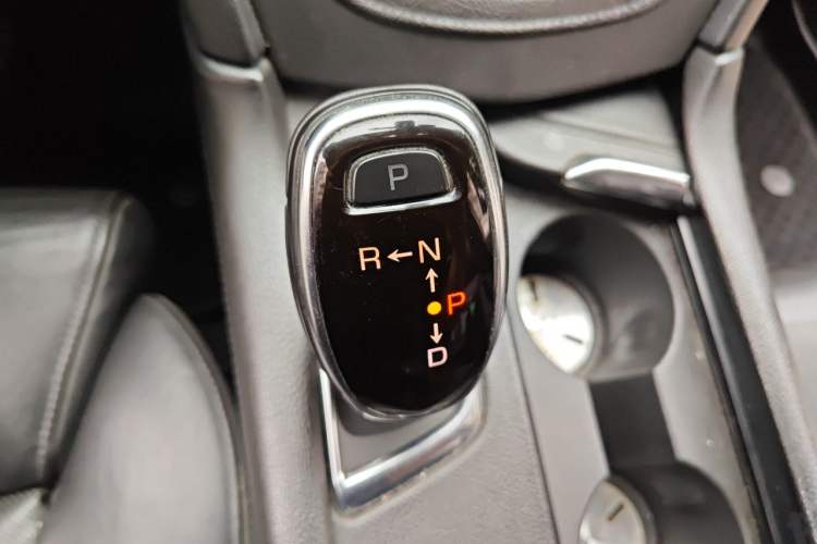Used Cadillac XT5 2016 28T Four-Wheel Drive Luxury Model Gear Lever