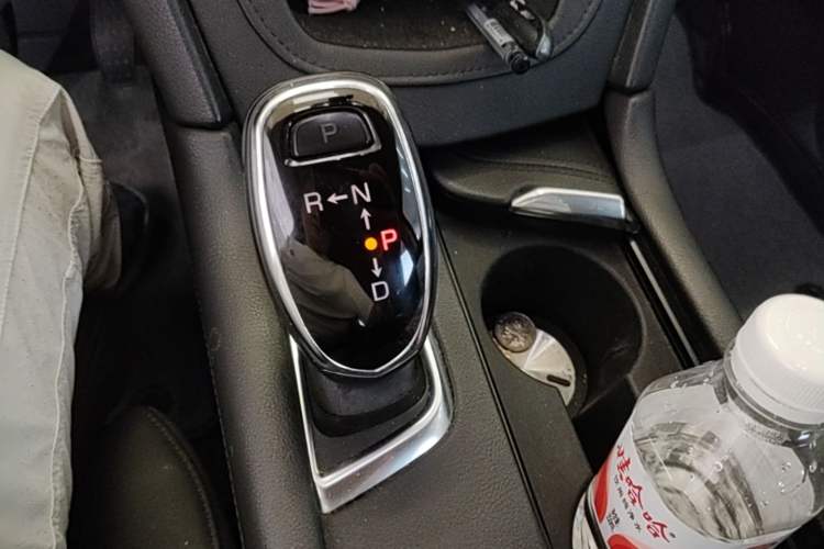 Used Cadillac XT5 2016 28T Four-Wheel Drive Luxury Model Gear Lever