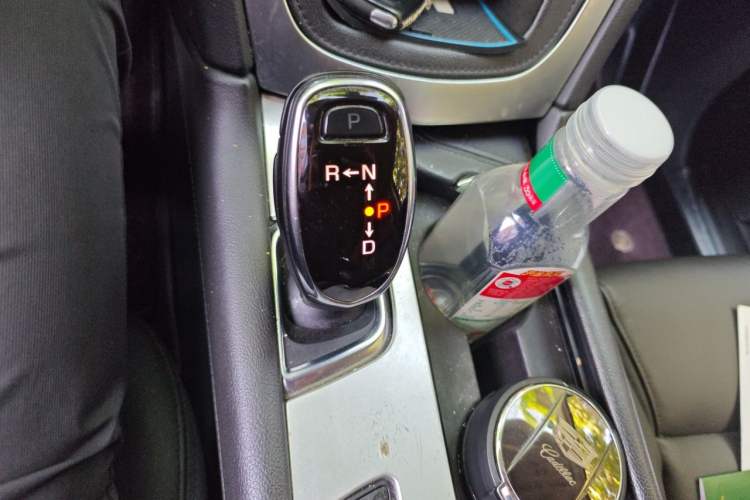 Used Cadillac XT5 2016 28T Four-Wheel Drive Luxury Model Gear Lever