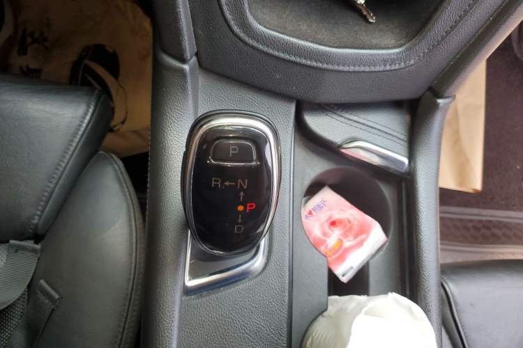 Used Cadillac XT5 2016 28T Four-Wheel Drive Luxury Model Gear Lever