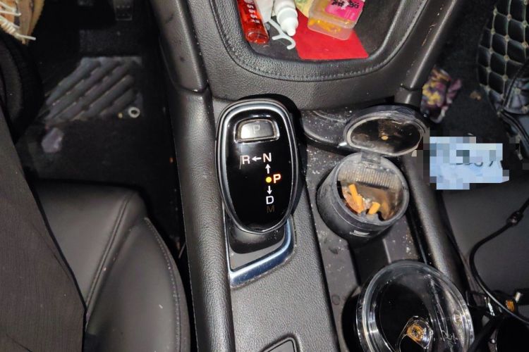 Used Cadillac XT5 2016 25T Luxury Model Gear Lever