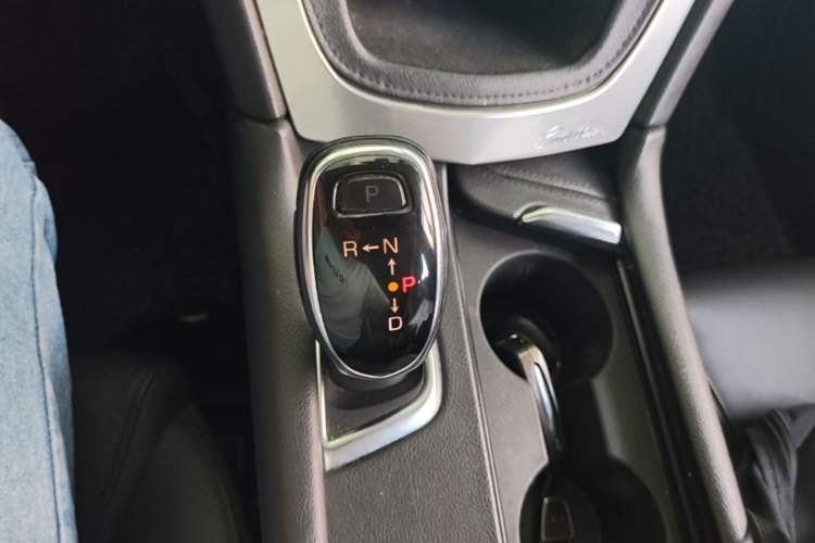 Used Cadillac XT5 2016 25T Luxury Model Gear Lever