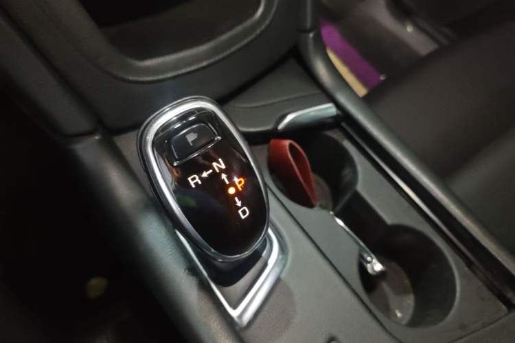 Used Cadillac XT5 2016 25T Luxury Model Gear Lever