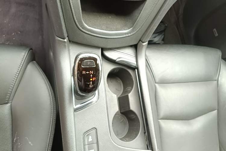 Used Cadillac XT5 2016 25T Luxury Model Gear Lever
