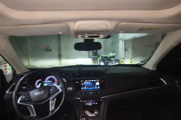 Used Cadillac XT5 2016 28T Four-Wheel Drive Luxury Model Headliner