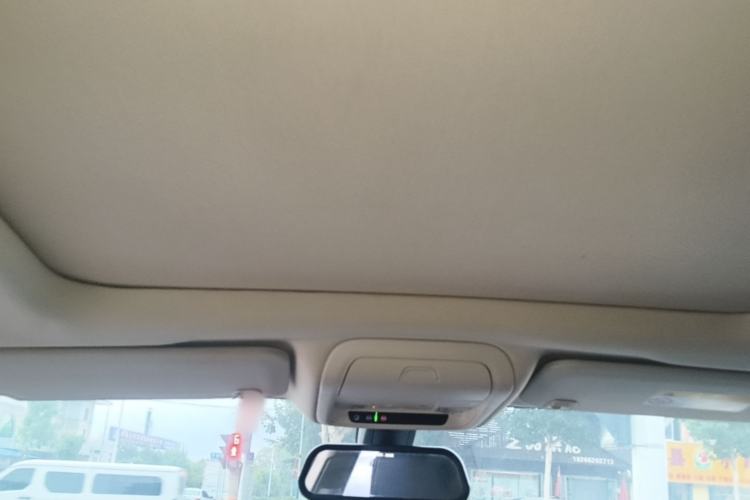 Used Cadillac XT5 2016 25T Luxury Model Headliner