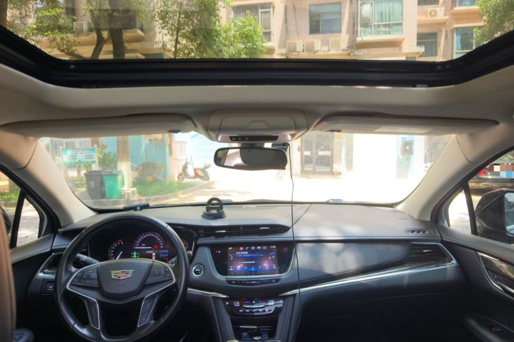 Used Cadillac XT5 2016 25T Luxury Model Headliner