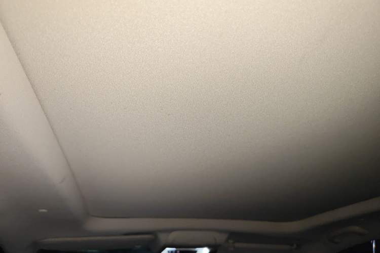 Used Cadillac XT5 2016 28T Four-Wheel Drive Luxury Model Headliner