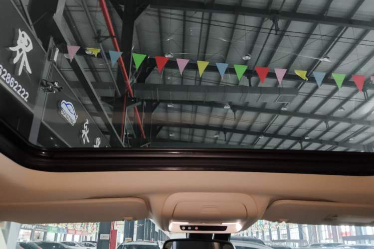 Used Cadillac XT5 2016 25T Luxury Model Headliner