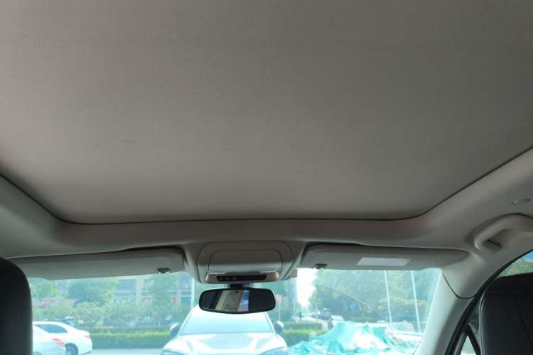 Used Cadillac XT5 2016 25T Luxury Model Headliner