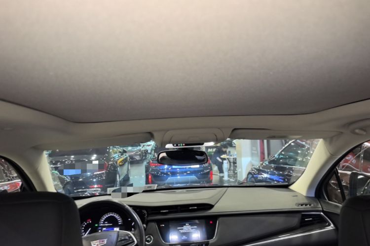 Used Cadillac XT5 2016 25T Luxury Model Headliner