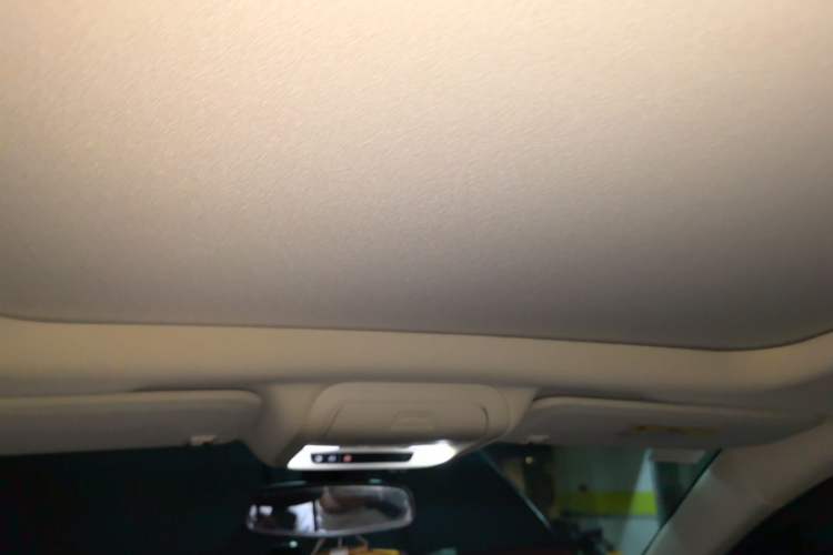 Used Cadillac XT5 2016 28T Four-Wheel Drive Luxury Model Headliner