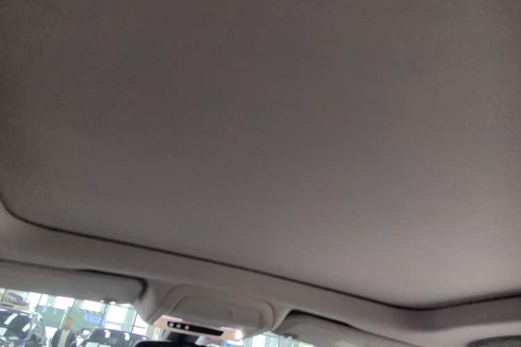 Used Cadillac XT5 2016 28T Four-Wheel Drive Luxury Model Headliner