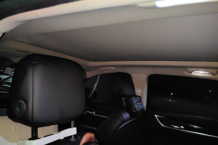 Used Cadillac XT5 2016 25T Luxury Model Headliner