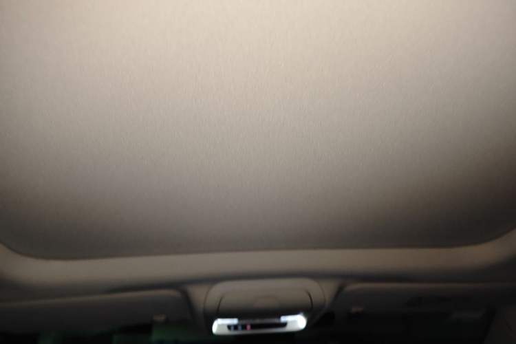 Used Cadillac XT5 2016 25T Luxury Model Headliner