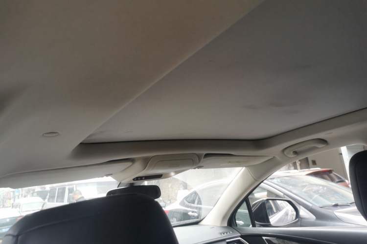 Used Cadillac XT5 2016 28T Four-Wheel Drive Luxury Model Headliner