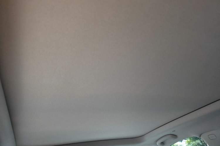 Used Cadillac XT5 2016 28T Four-Wheel Drive Luxury Model Headliner