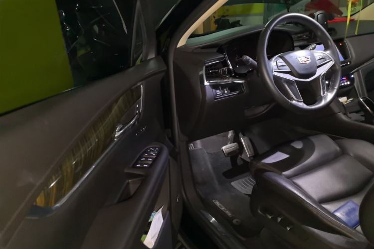 Used Cadillac XT5 2016 28T Four-Wheel Drive Luxury Model Interior 3