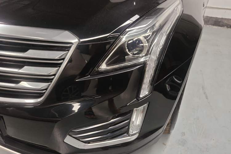 Used Cadillac XT5 2016 25T Tech Edition Left Front Headlight