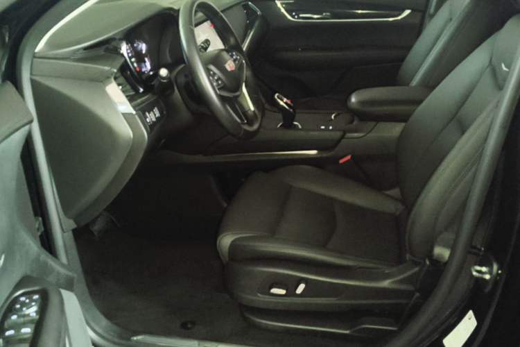 Used Cadillac XT5 2016 25T Luxury Model Left Front Seat