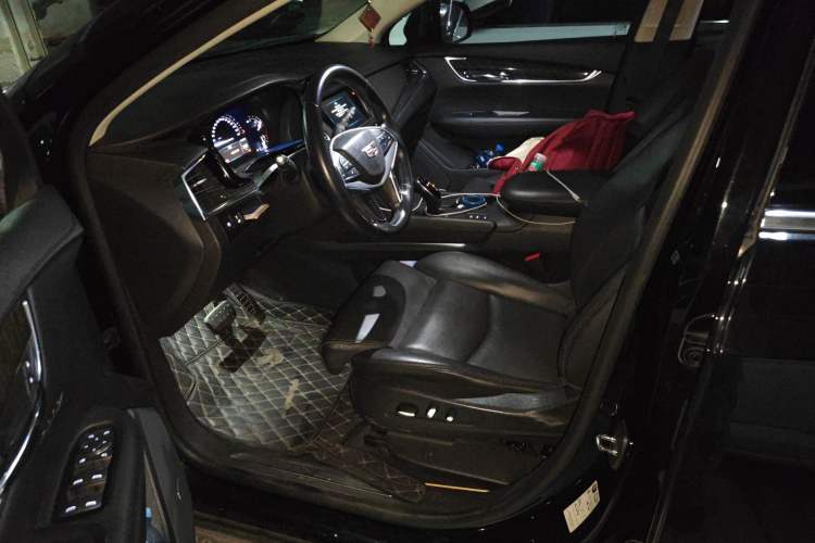 Used Cadillac XT5 2016 28T Four-Wheel Drive Luxury Model Left Front Seat