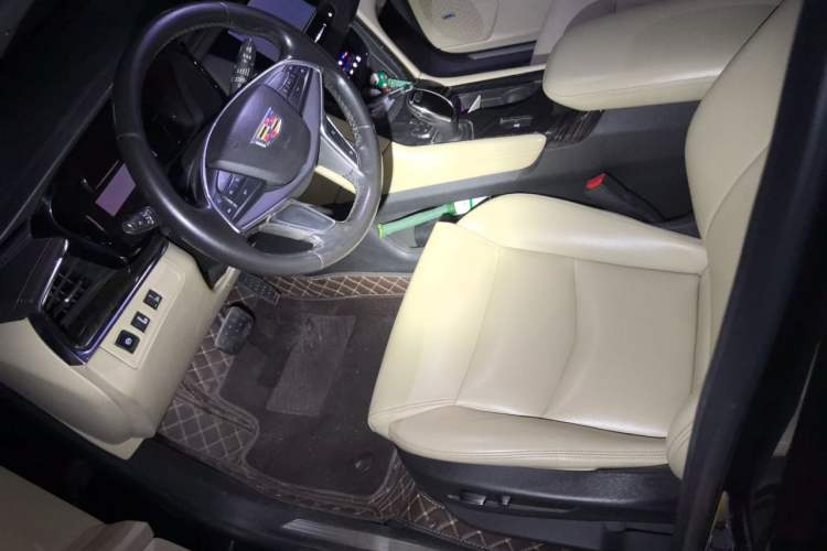Used Cadillac XT5 2016 25T Tech Edition Left Front Seat