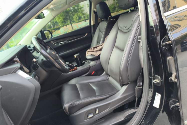 Used Cadillac XT5 2016 25T Luxury Model Left Front Seat