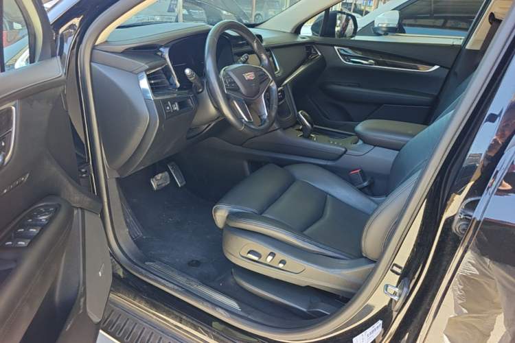 Used Cadillac XT5 2016 28T Four-Wheel Drive Luxury Model Left Front Seat