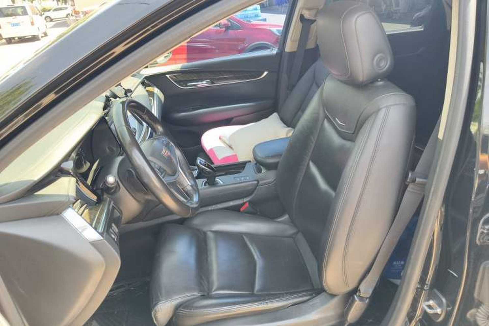 Used Cadillac XT5 2016 28T Four-Wheel Drive Luxury Model Left Front Seat