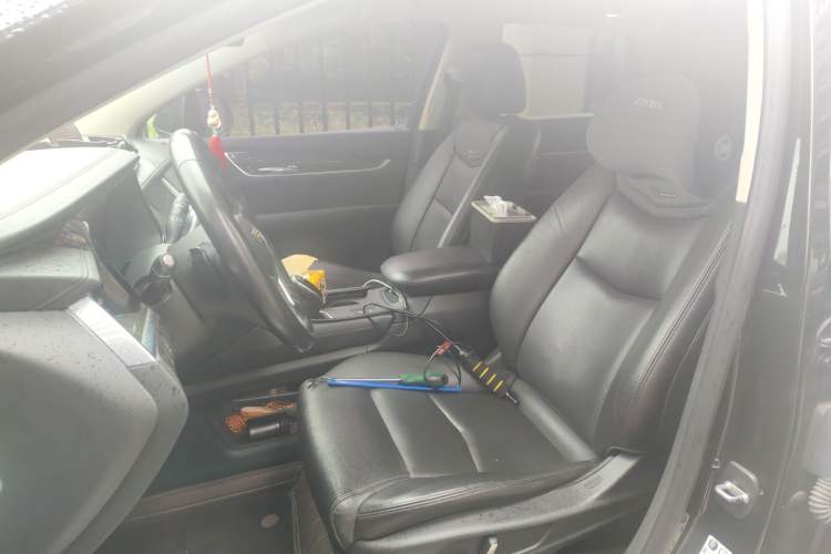 Used Cadillac XT5 2016 25T Luxury Model Left Front Seat