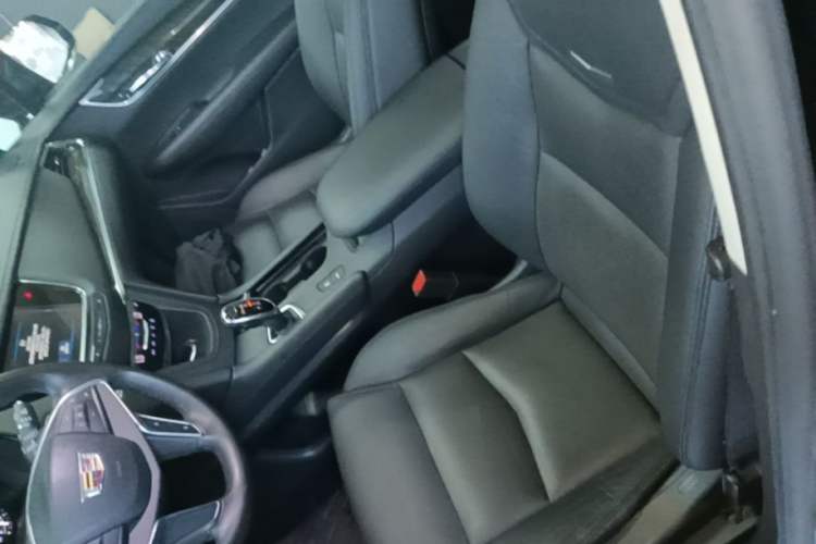 Used Cadillac XT5 2016 25T Luxury Model Left Front Seat