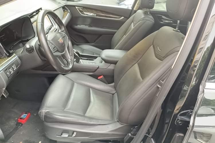 Used Cadillac XT5 2016 25T Luxury Model Left Front Seat