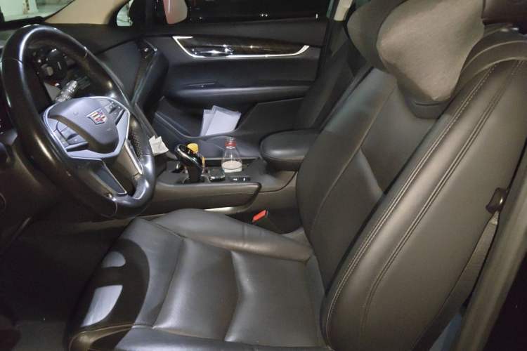 Used Cadillac XT5 2016 25T Luxury Model Left Front Seat