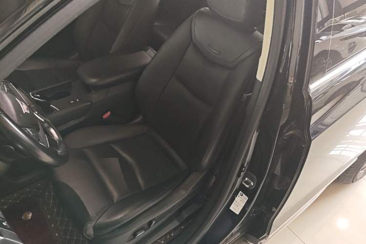 Used Cadillac XT5 2016 25T Luxury Model Left Front Seat