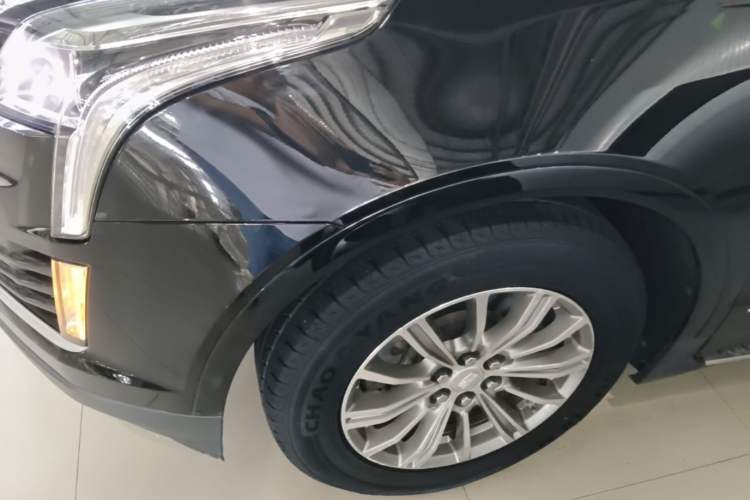 Used Cadillac XT5 2016 25T Luxury Model Left Front Wheel Hub