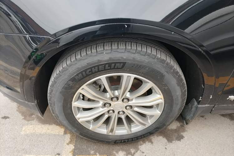 Used Cadillac XT5 2016 25T Luxury Model Left Front Wheel Hub