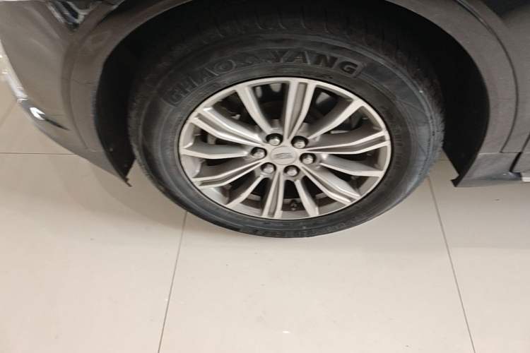 Used Cadillac XT5 2016 25T Luxury Model Left Front Wheel Hub