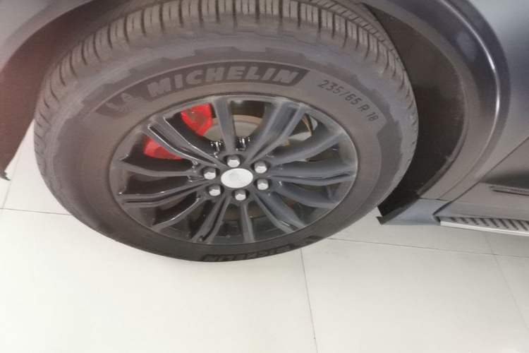 Used Cadillac XT5 2016 25T Luxury Model Left Front Wheel Hub