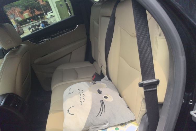 Used Cadillac XT5 2016 28T Four-Wheel Drive Tech Version Left Rear Seat