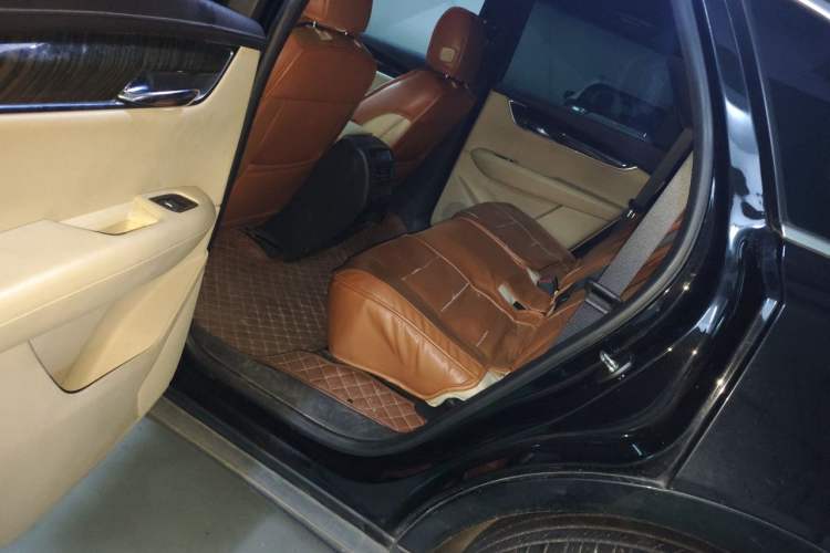 Used Cadillac XT5 2016 25T Tech Edition Left Rear Seat