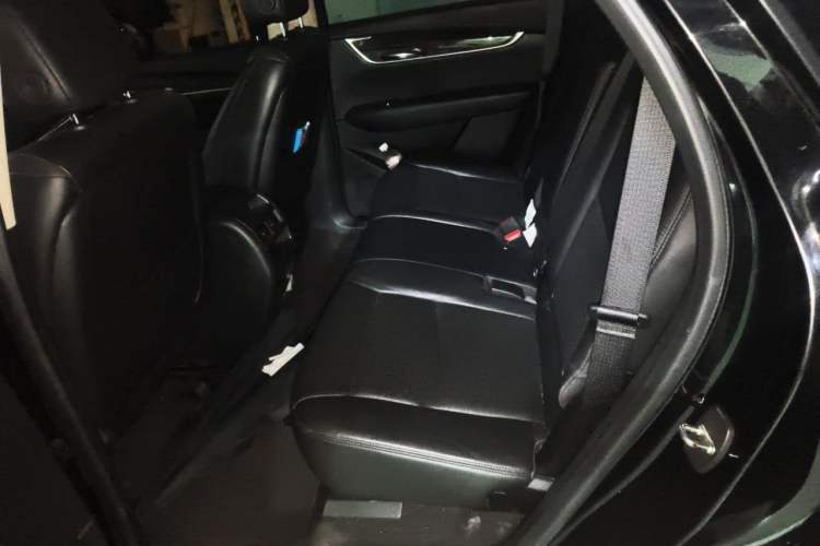 Used Cadillac XT5 2016 28T Four-Wheel Drive Luxury Model Left Rear Seat