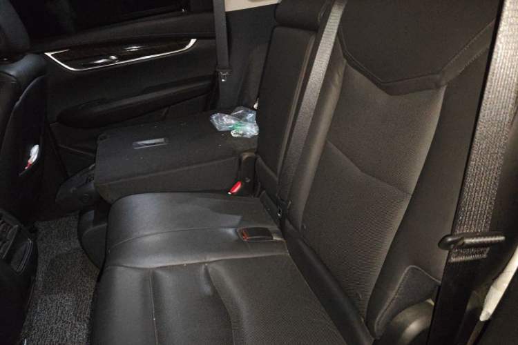 Used Cadillac XT5 2016 25T Luxury Model Left Rear Seat